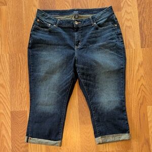 Ana Roll Up Capris Sz 18w